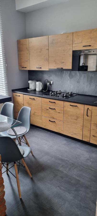 Apartamenty Lazurowy I Sloneczny Z Darmowym Parkingiem Strzezonym Jelenia Gora Dış mekan fotoğraf