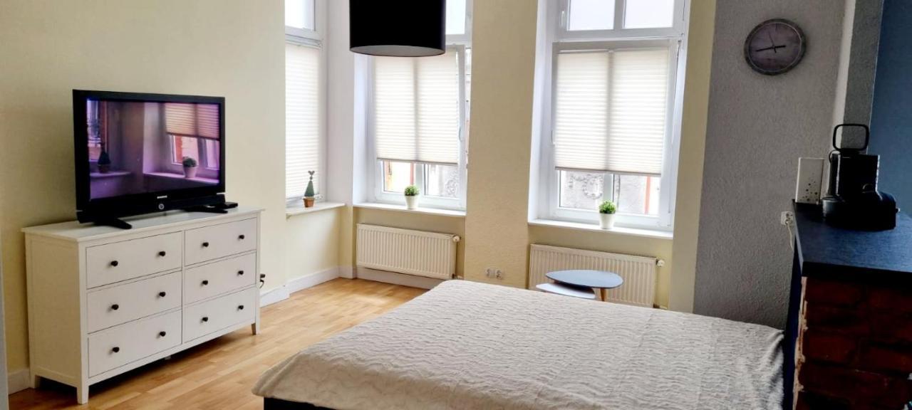 Apartamenty Lazurowy I Sloneczny Z Darmowym Parkingiem Strzezonym Jelenia Gora Dış mekan fotoğraf