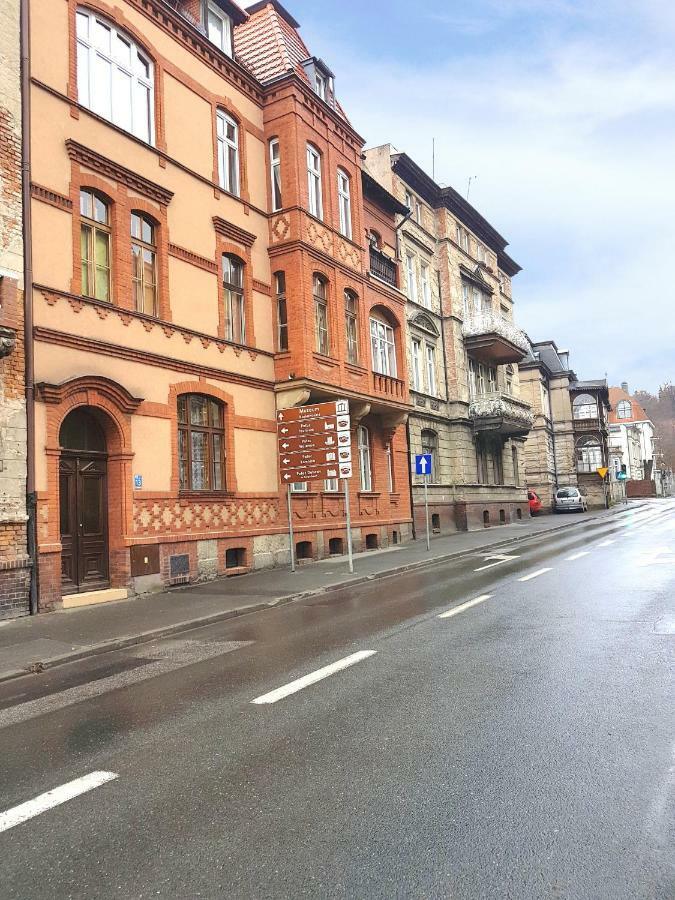 Apartamenty Lazurowy I Sloneczny Z Darmowym Parkingiem Strzezonym Jelenia Gora Dış mekan fotoğraf