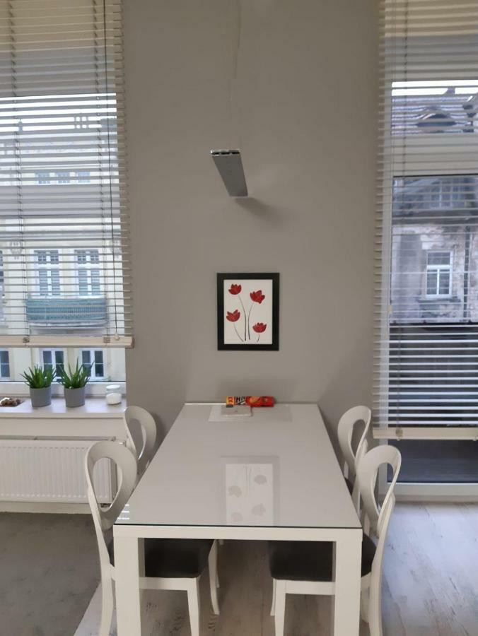 Apartamenty Lazurowy I Sloneczny Z Darmowym Parkingiem Strzezonym Jelenia Gora Dış mekan fotoğraf