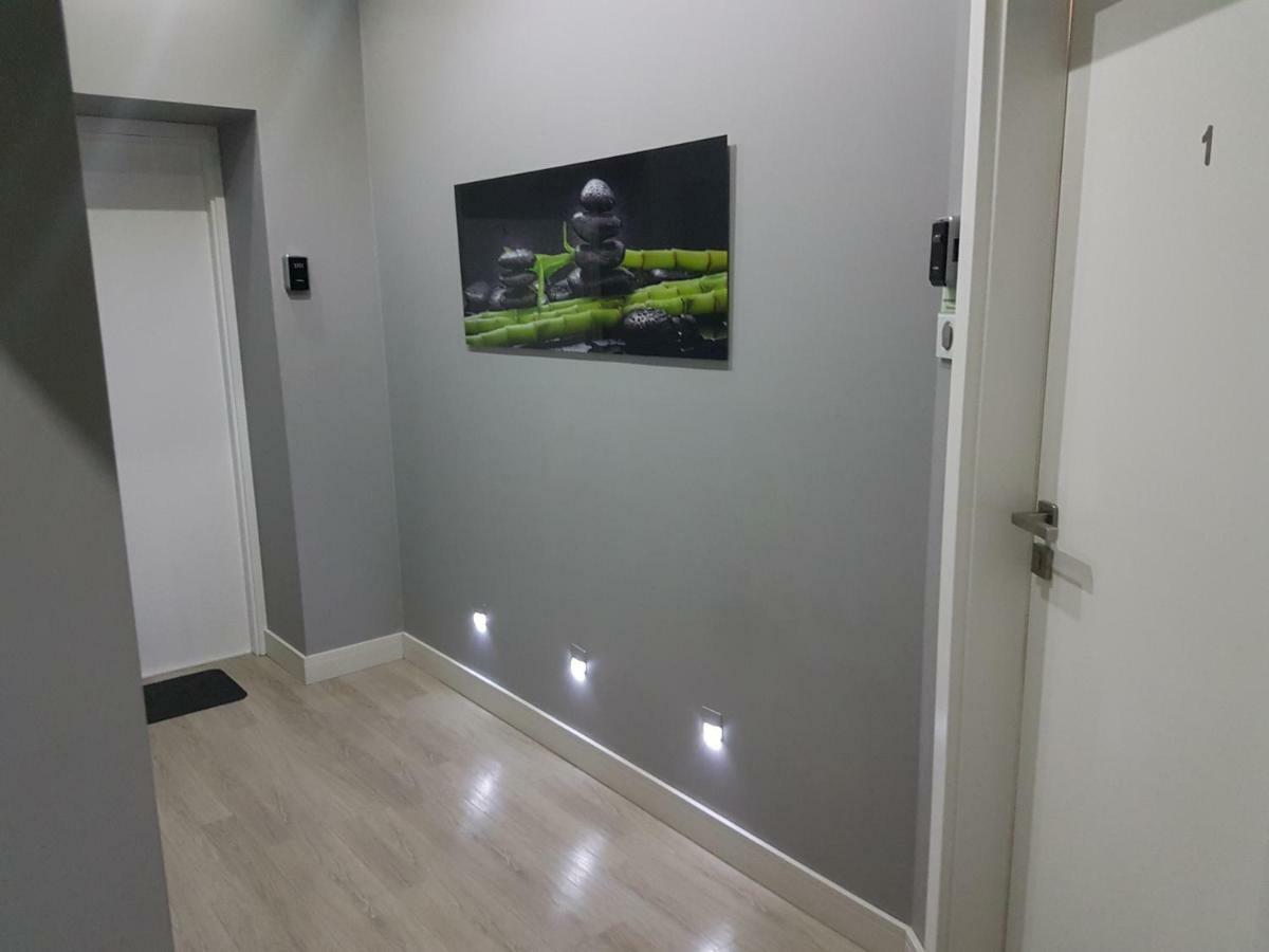 Apartamenty Lazurowy I Sloneczny Z Darmowym Parkingiem Strzezonym Jelenia Gora Dış mekan fotoğraf