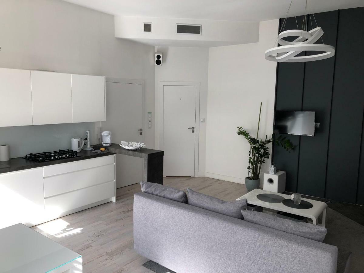 Apartamenty Lazurowy I Sloneczny Z Darmowym Parkingiem Strzezonym Jelenia Gora Dış mekan fotoğraf